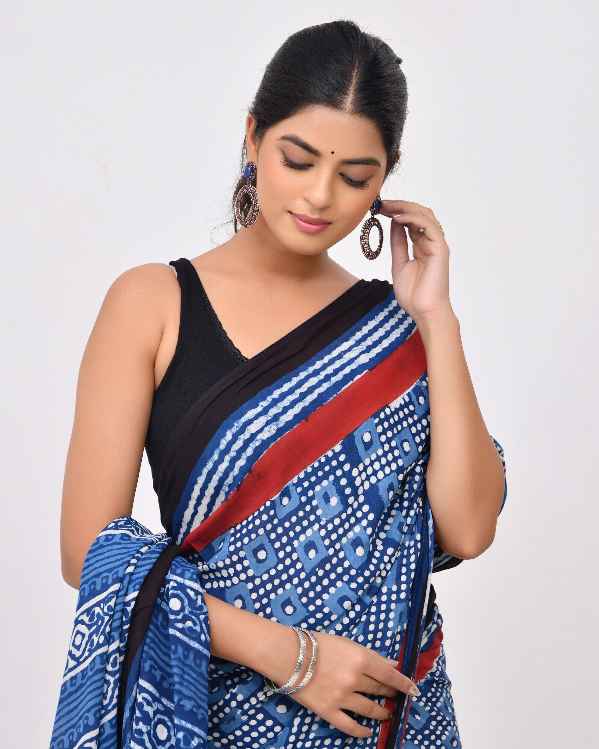 Rajnesa Traditional Block Print Pure Modal Saree - Indigo & Red