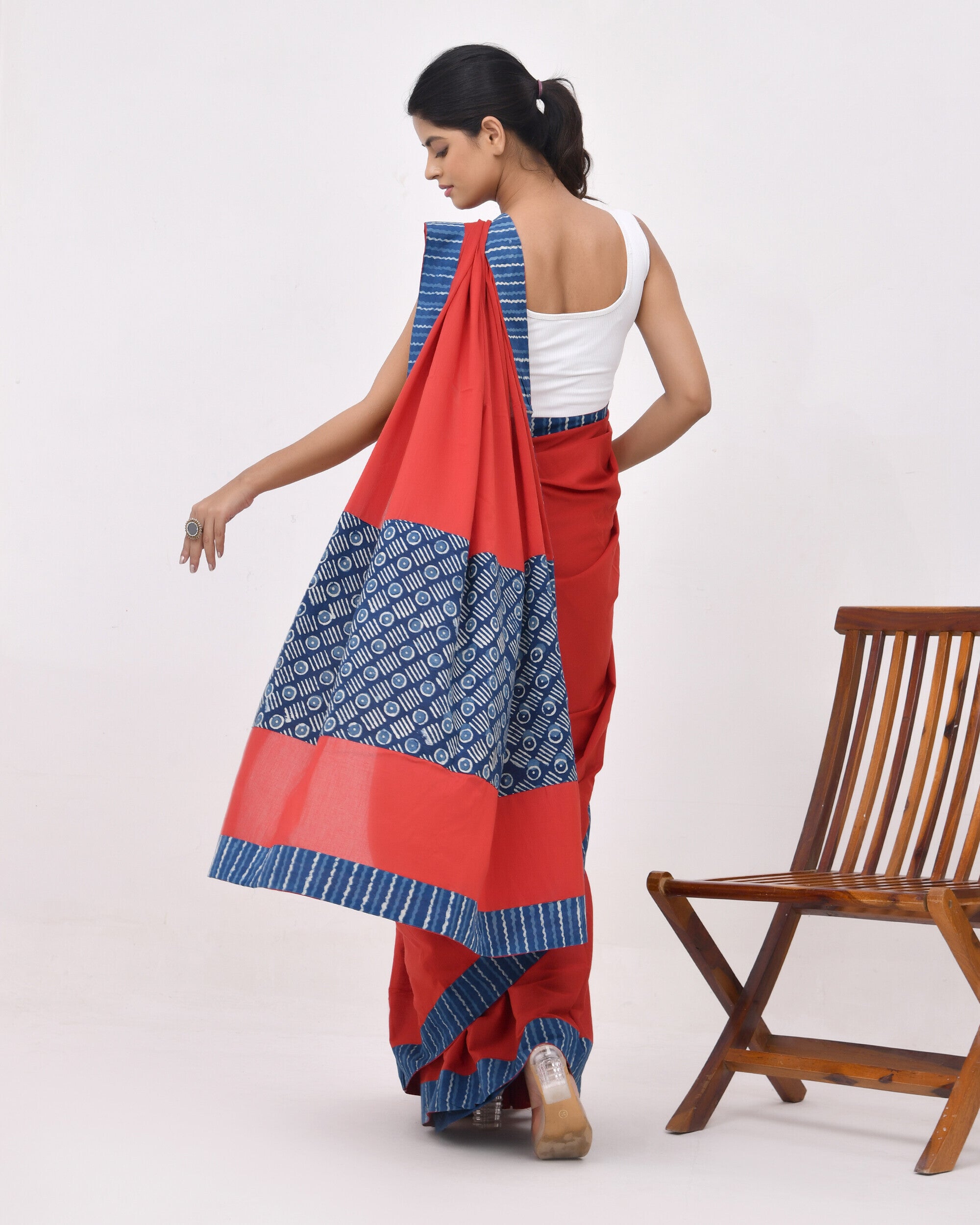 Rajnesa Traditional Patch Work Cotton Mulmul Saree - Red & Indigo