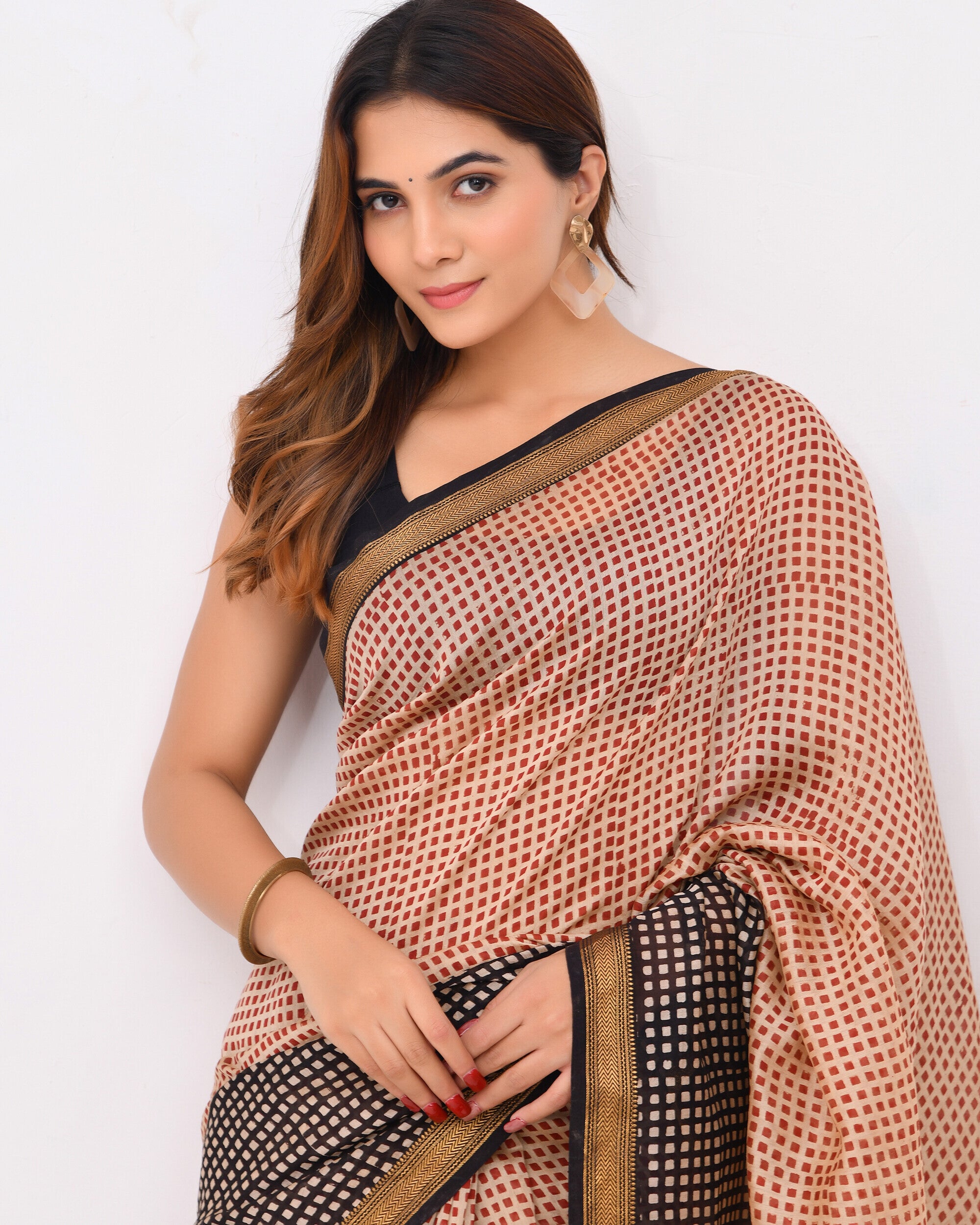 Rajnesa Traditional Block Print Maheshwari Silk Saree - Beige & Red